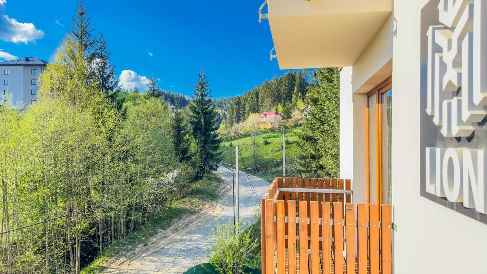 Lion Otel Bukovel Oda fotoğraf